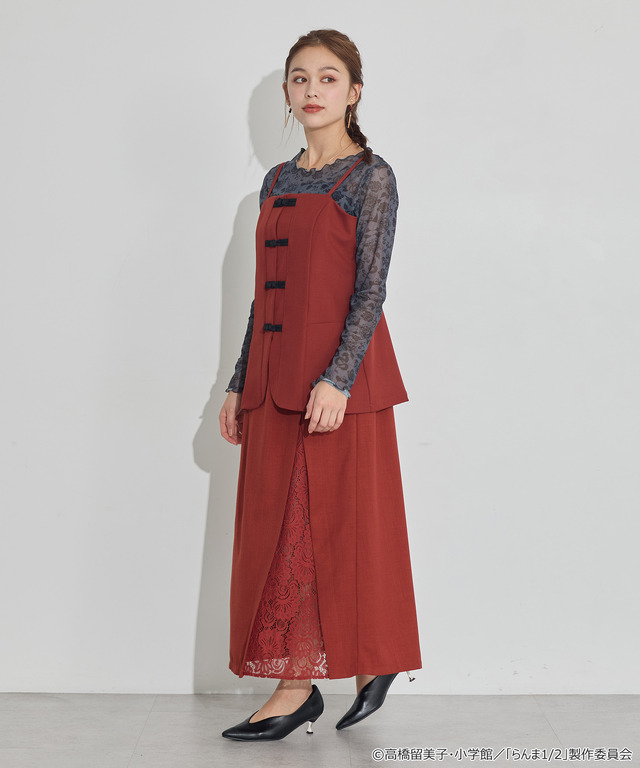 TVアニメ『らんま1/2』× earth music＆ecology Japan Label「チャイナスカート」ボルドー　着用イメージ（C）高橋留美子・小学館/「らんま1/2」製作委員会