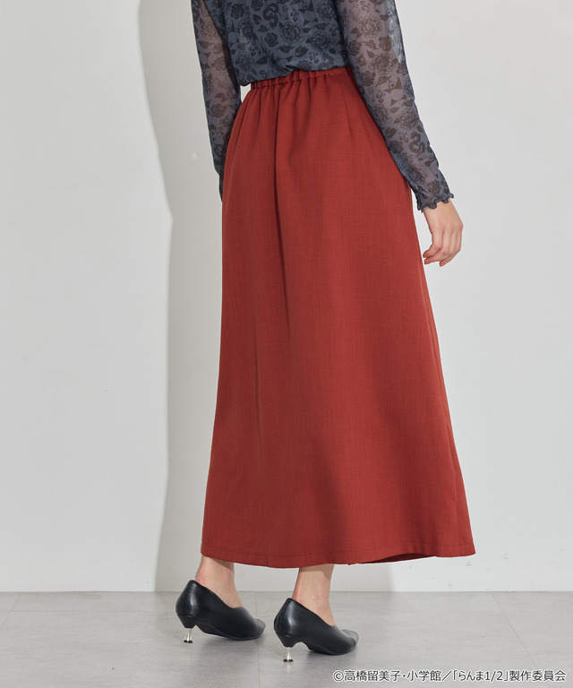 TVアニメ『らんま1/2』× earth music＆ecology Japan Label「チャイナスカート」ボルドー　着用イメージ（C）高橋留美子・小学館/「らんま1/2」製作委員会