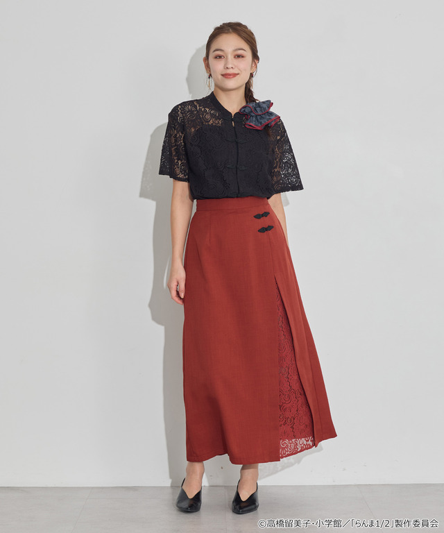 TVアニメ『らんま1/2』× earth music＆ecology Japan Label「チャイナスカート」ボルドー　着用イメージ（C）高橋留美子・小学館/「らんま1/2」製作委員会