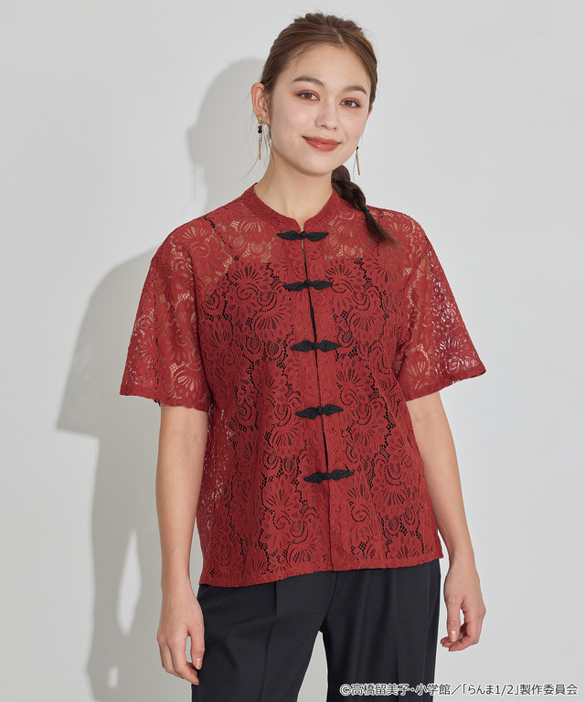 TVアニメ『らんま1/2』× earth music＆ecology Japan Label「チャイナレースシャツ」ボルドー　着用イメージ（C）高橋留美子・小学館/「らんま1/2」製作委員会
