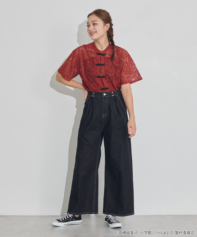 TVアニメ『らんま1/2』× earth music＆ecology Japan Label「チャイナレースシャツ」ボルドー　着用イメージ（C）高橋留美子・小学館/「らんま1/2」製作委員会