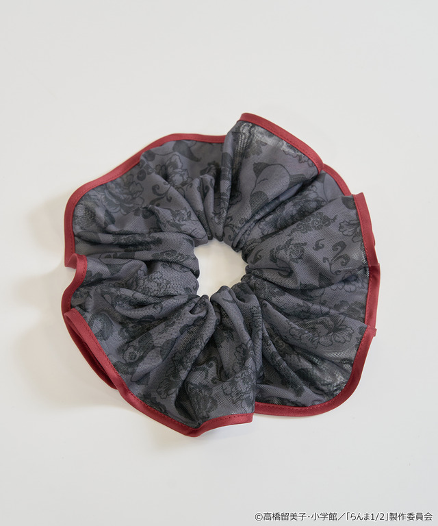 TVアニメ『らんま1/2』× earth music＆ecology Japan Label「ビッグシュシュ」ブラック（C）高橋留美子・小学館/「らんま1/2」製作委員会