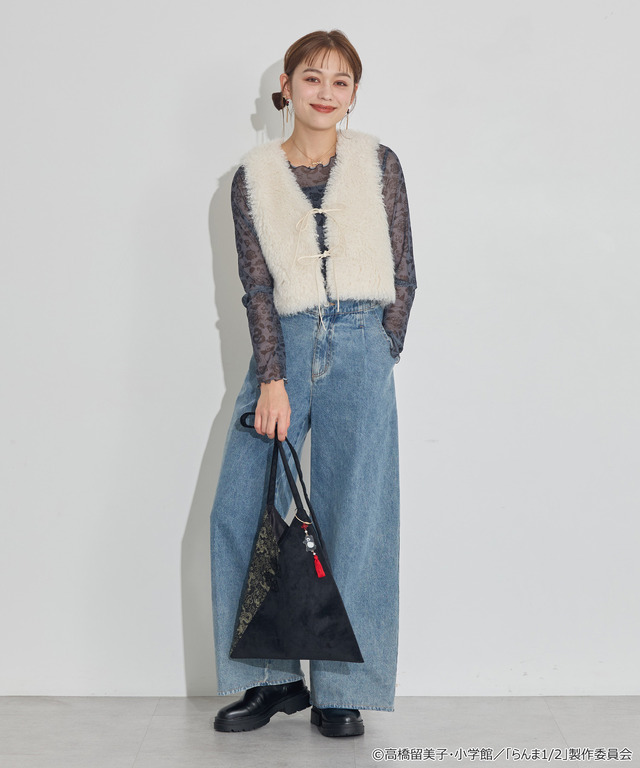 TVアニメ『らんま1/2』× earth music＆ecology Japan Label「チャイナトートバッグ」ブラック　使用イメージ（C）高橋留美子・小学館/「らんま1/2」製作委員会