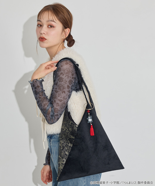 TVアニメ『らんま1/2』× earth music＆ecology Japan Label「バッグチャーム」使用イメージ（C）高橋留美子・小学館/「らんま1/2」製作委員会