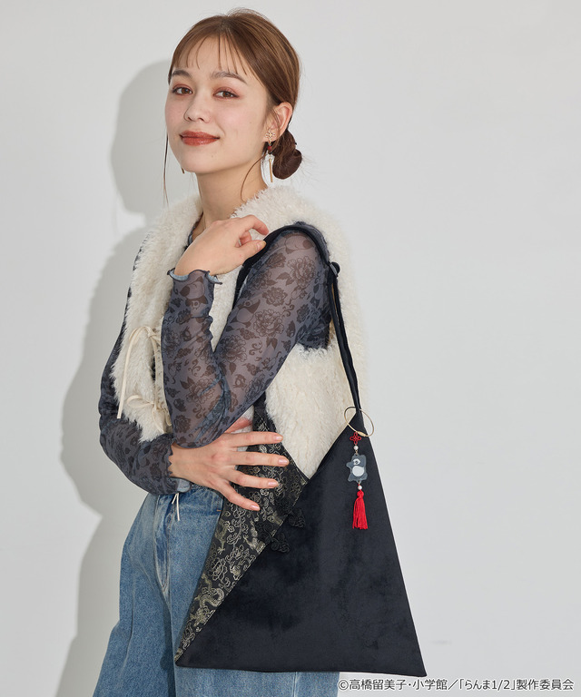 TVアニメ『らんま1/2』× earth music＆ecology Japan Label「バッグチャーム」使用イメージ（C）高橋留美子・小学館/「らんま1/2」製作委員会