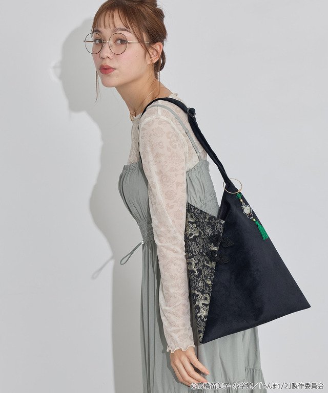 TVアニメ『らんま1/2』× earth music＆ecology Japan Label「バッグチャーム」使用イメージ（C）高橋留美子・小学館/「らんま1/2」製作委員会