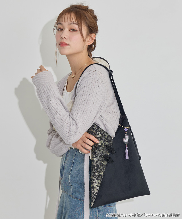 TVアニメ『らんま1/2』× earth music＆ecology Japan Label「バッグチャーム」使用イメージ（C）高橋留美子・小学館/「らんま1/2」製作委員会