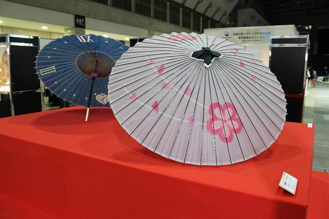 「刀剣乱舞」から「あらいぐまラスカル」まで　伝統工芸とアニメのコラボに来場者多数