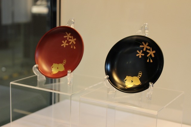 「刀剣乱舞」から「あらいぐまラスカル」まで　伝統工芸とアニメのコラボに来場者多数