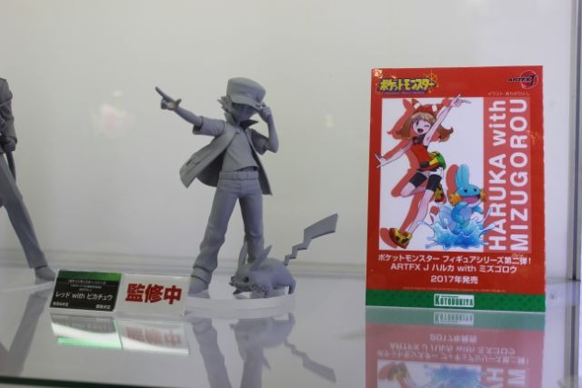 コトブキヤブース、「刀剣乱舞」展示に女性の列！ダンボーグッズ販売も