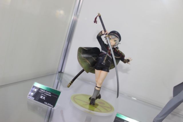 コトブキヤブース、「刀剣乱舞」展示に女性の列！ダンボーグッズ販売も