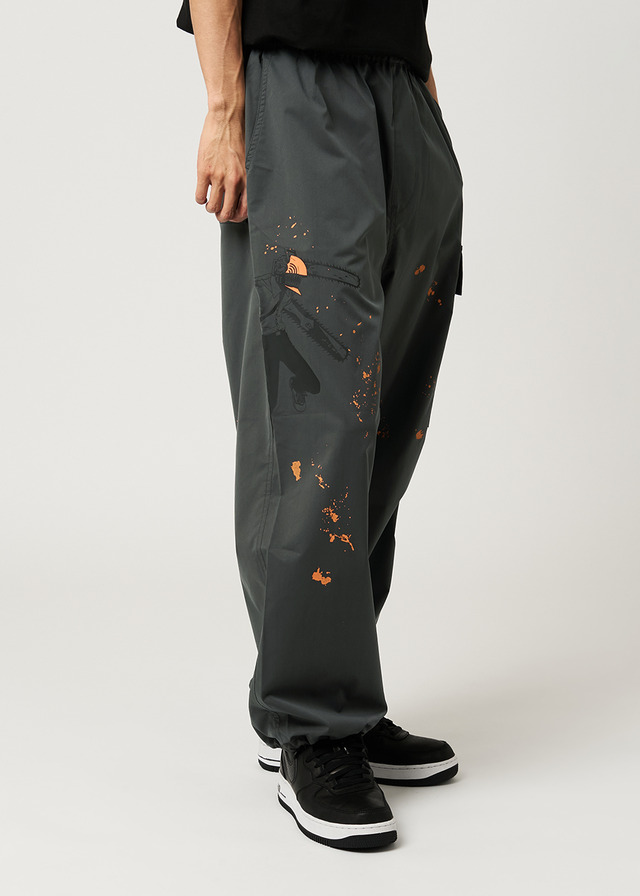 アニメ『チェンソーマン』×グラニフ「チェンソーマンとサムライソード｜カーゴパンツ」