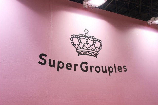 アニメ×ファッション　可愛いアイテムに、ブース内は大賑わい！SuperGroupiesブースレポート
