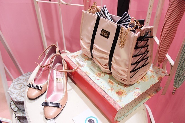 アニメ×ファッション　可愛いアイテムに、ブース内は大賑わい！SuperGroupiesブースレポート