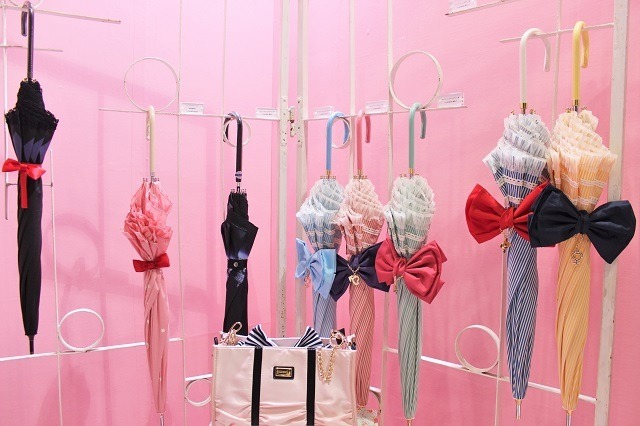 アニメ×ファッション　可愛いアイテムに、ブース内は大賑わい！SuperGroupiesブースレポート