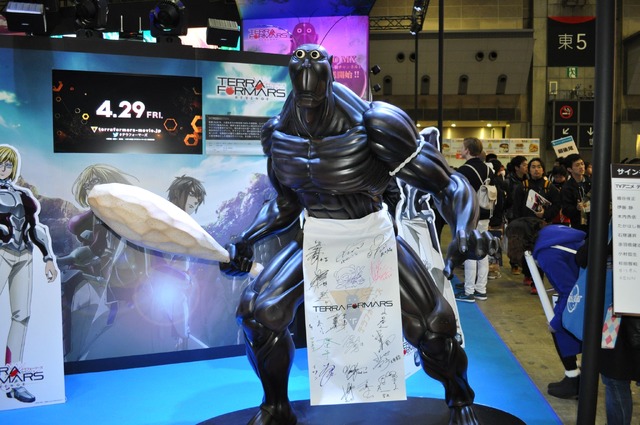 東方仗助と火星Gの立像がAnimeJapan2016に降臨　大インパクトなワーナーブース