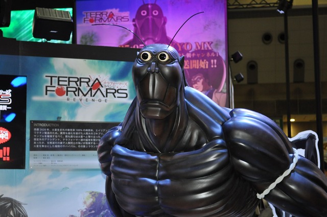 東方仗助と火星Gの立像がAnimeJapan2016に降臨　大インパクトなワーナーブース