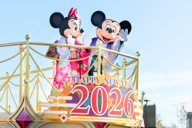 ディズニー、和服姿のミッキー＆ミニーが新年のごあいさつ！新アンバサダー就任のお披露目もサプライズで