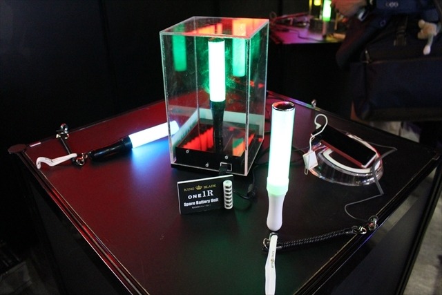 ライブの必需品“キンブレ”最新アイテム体験も　KING BLADEブースAnimeJapan 2016レポート