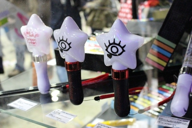 ライブの必需品“キンブレ”最新アイテム体験も　KING BLADEブースAnimeJapan 2016レポート