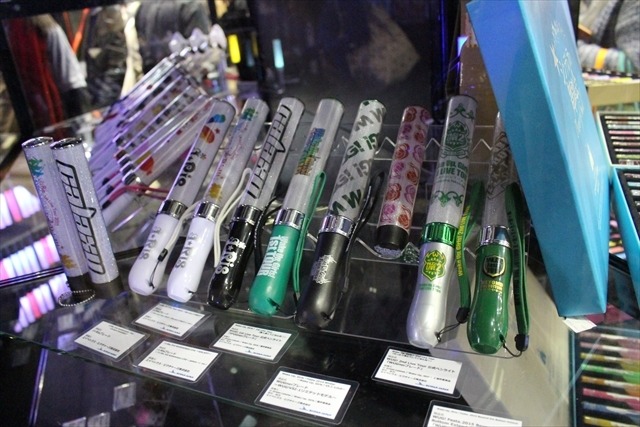 ライブの必需品“キンブレ”最新アイテム体験も　KING BLADEブースAnimeJapan 2016レポート