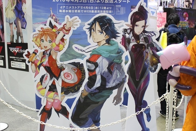 春の100選が満開なdアニメストアブース　「ウルトラ怪獣擬人化計画」も発表　【AJ2016レポート】