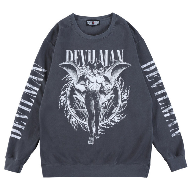 サタニック クルーネックスウェット／12,100円(税込)