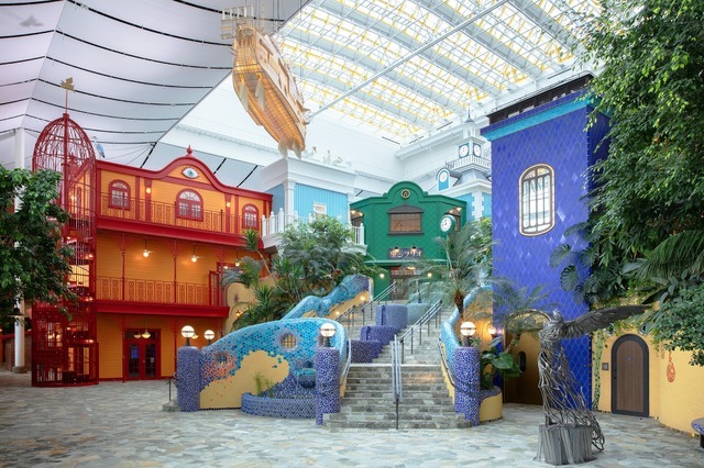 ジブリの大倉庫「中央階段」© Studio Ghibli