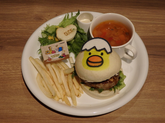 「たべっ子どうぶつLAND CAFE」