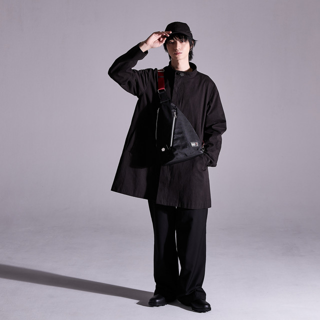 TVアニメ『BLEACH 千年血戦篇』黒崎一護 モデル ボディバッグ（使用イメージ）