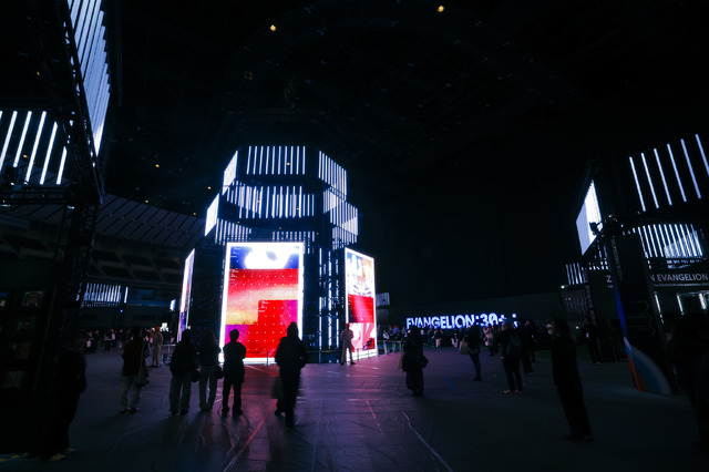 「EVA EXTRA 30」展示エリア＆出展ブース