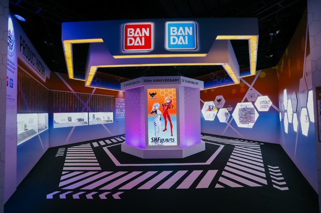 「EVA EXTRA 30」展示エリア＆出展ブース