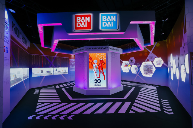 「EVA EXTRA 30」展示エリア＆出展ブース