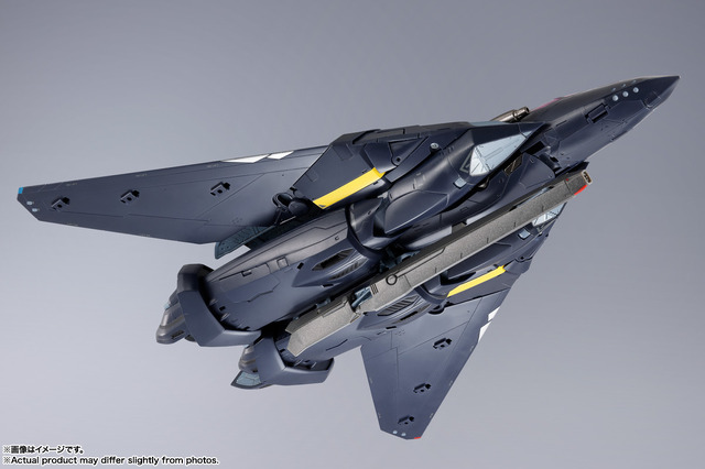 「DX超合金 VF-17S ナイトメアステルスバルキリー（ガムリン木崎機）」