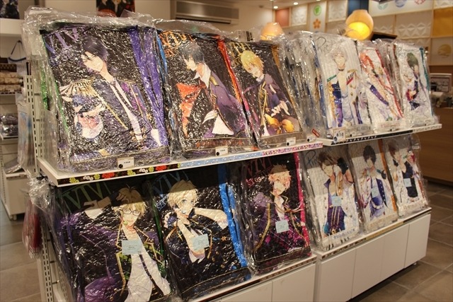 「ツキウタ。」のグッズが盛りだくさん　原宿にオープンした「月歌屋」店内レポート