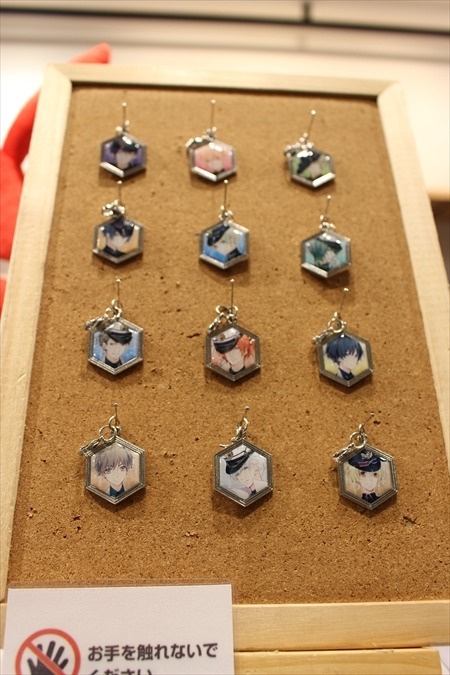 「ツキウタ。」のグッズが盛りだくさん　原宿にオープンした「月歌屋」店内レポート