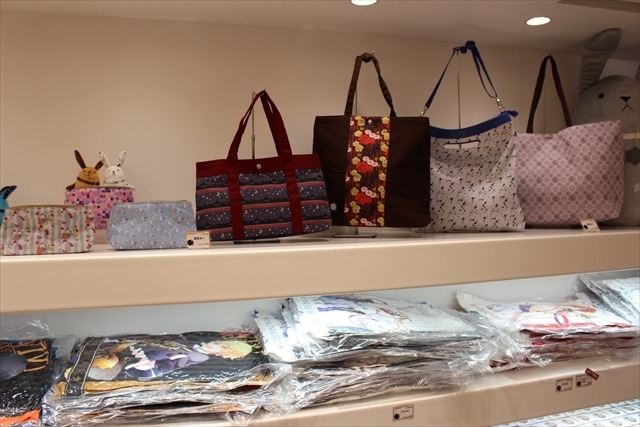 「ツキウタ。」のグッズが盛りだくさん　原宿にオープンした「月歌屋」店内レポート