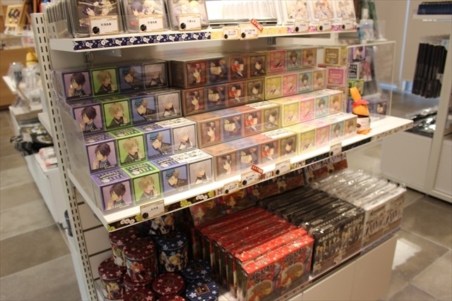 「ツキウタ。」のグッズが盛りだくさん　原宿にオープンした「月歌屋」店内レポート