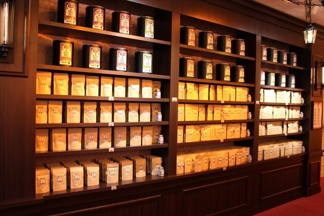 「ツキウタ。」のグッズが盛りだくさん　原宿にオープンした「月歌屋」店内レポート