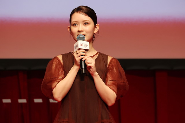 サポーター　畑芽育