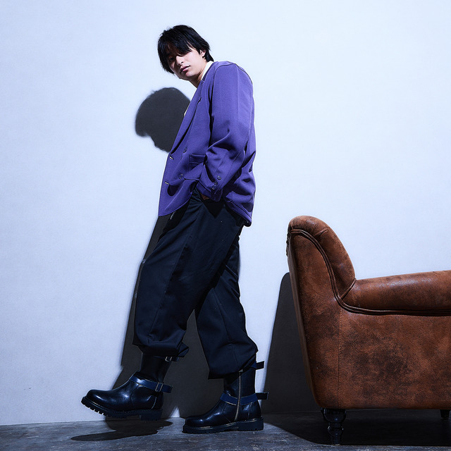 TVアニメ『遊☆戯☆王デュエルモンスターズ』×SuperGroupies　「海馬瀬人 モデル ブーツ」着用イメージ