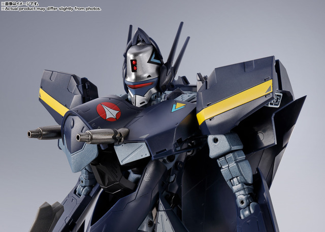 「DX超合金 VF-17S ナイトメアステルスバルキリー（ガムリン木崎機）」