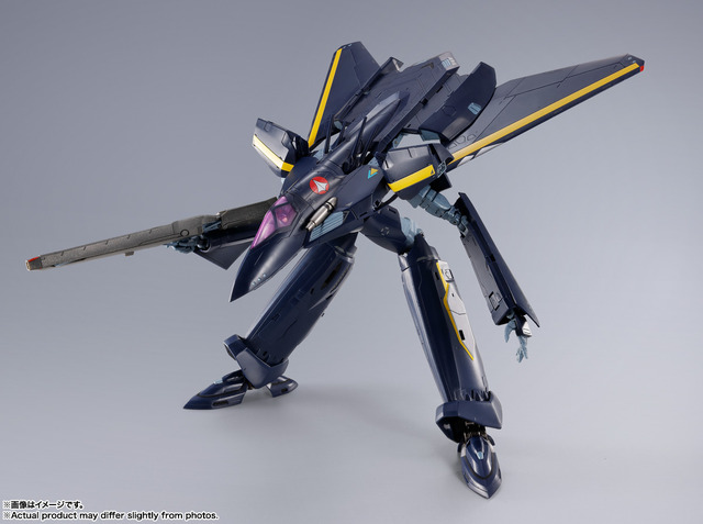 「DX超合金 VF-17S ナイトメアステルスバルキリー（ガムリン木崎機）」