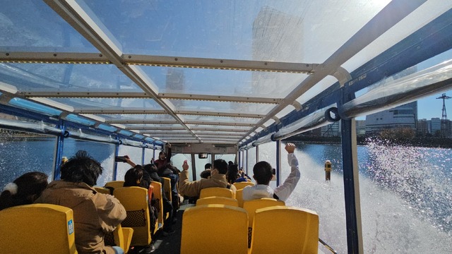 水陸両用バス「スカイダック横浜」