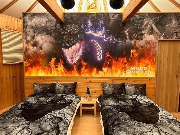 グランシャリオ北斗七星135°　ゴジラコラボルーム「怪獣ランド」