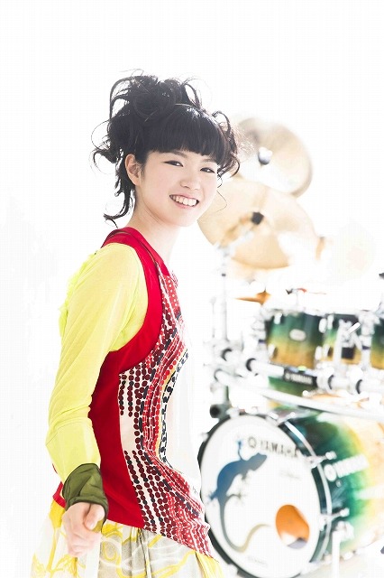 ヴァイオリニスト石川綾子が大学生ドラマーとタッグ　「おそ松さん」公式カバーを披露