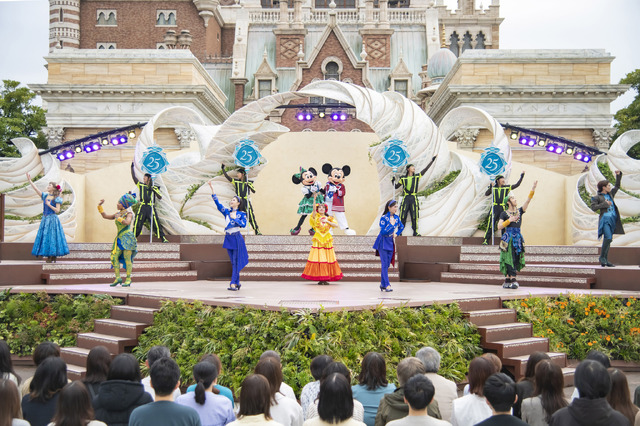 ミッキーたちがTDS25周年衣装で登場！人気ショー「ダンス・ザ・グローブ！」写真解禁