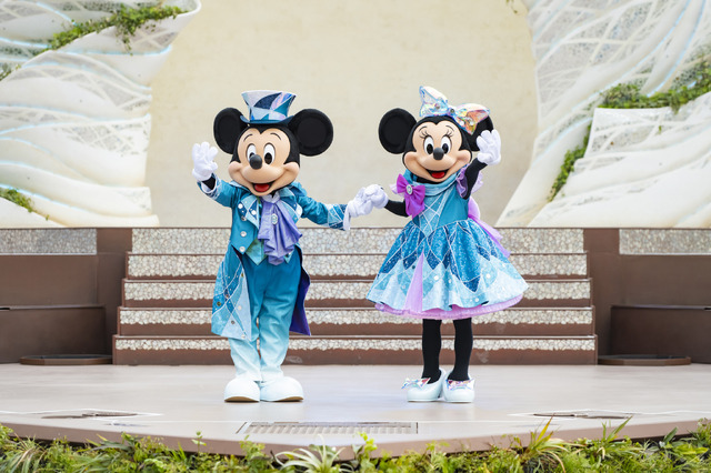 ミッキーたちがTDS25周年衣装で登場！人気ショー「ダンス・ザ・グローブ！」写真解禁
