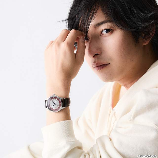 TVアニメ『Fate/strange Fake』× SuperGroupies「セイバー モデル 腕時計」使用イメージ