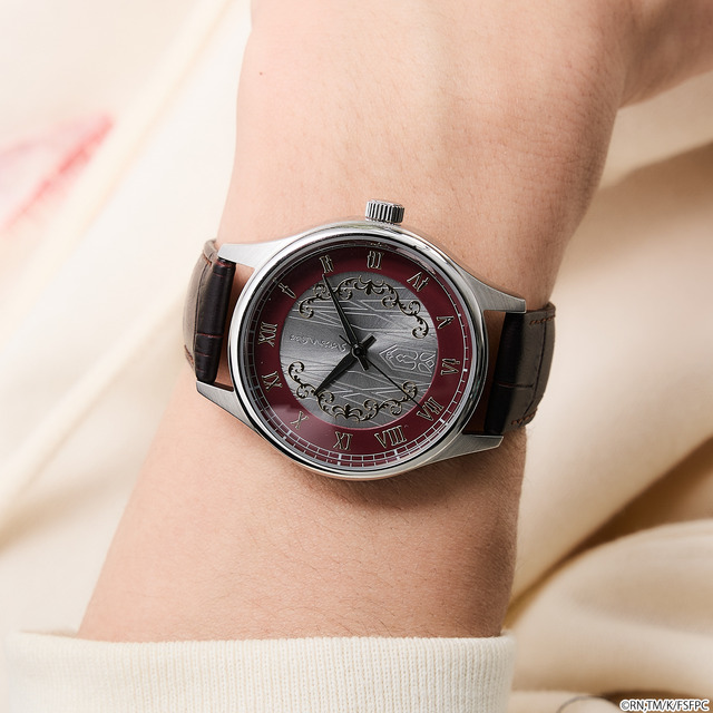 TVアニメ『Fate/strange Fake』× SuperGroupies「セイバー モデル 腕時計」使用イメージ